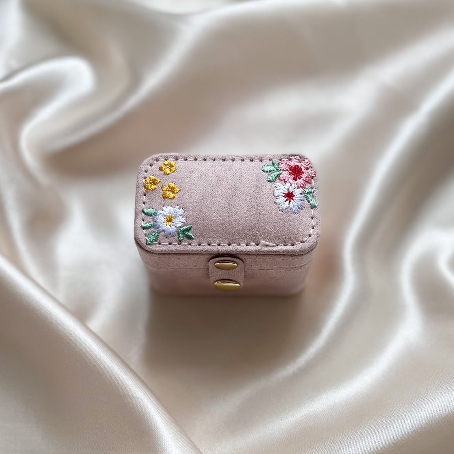 Embroidered Flowers Petite Velvet Travel Ring Box