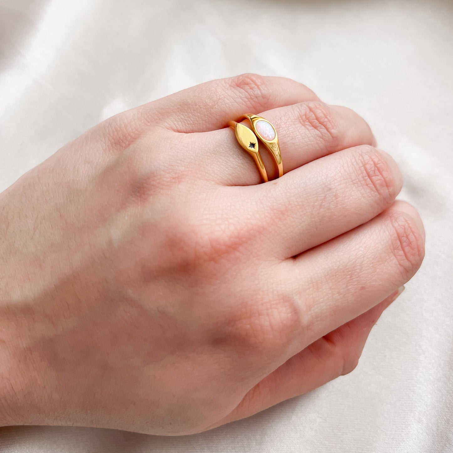 Star Slim Signet Ring