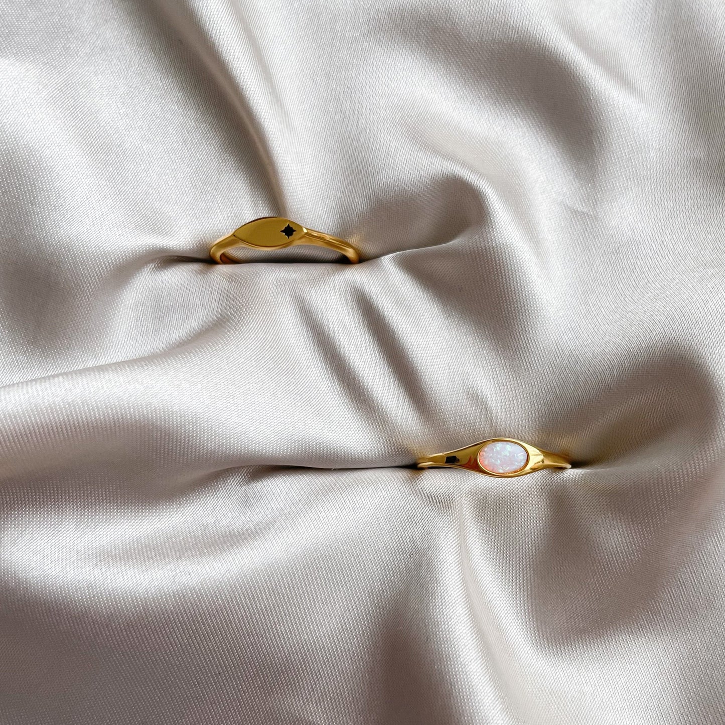 Star Slim Signet Ring