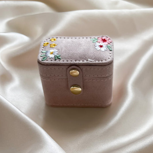 Embroidered Flowers Petite Velvet Travel Ring Box